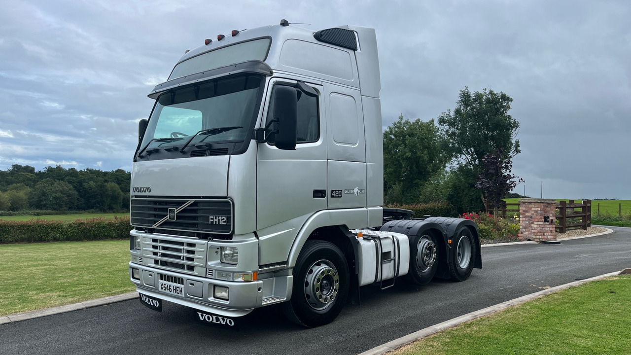 VOLVO FH12.420 SILVER EDITION - XL GLOBETROTTER - شاحنة جرار: صور 2 VOLVO FH12.420 SILVER EDITION - XL GLOBETROTTER - شاحنة جرار: صور 2