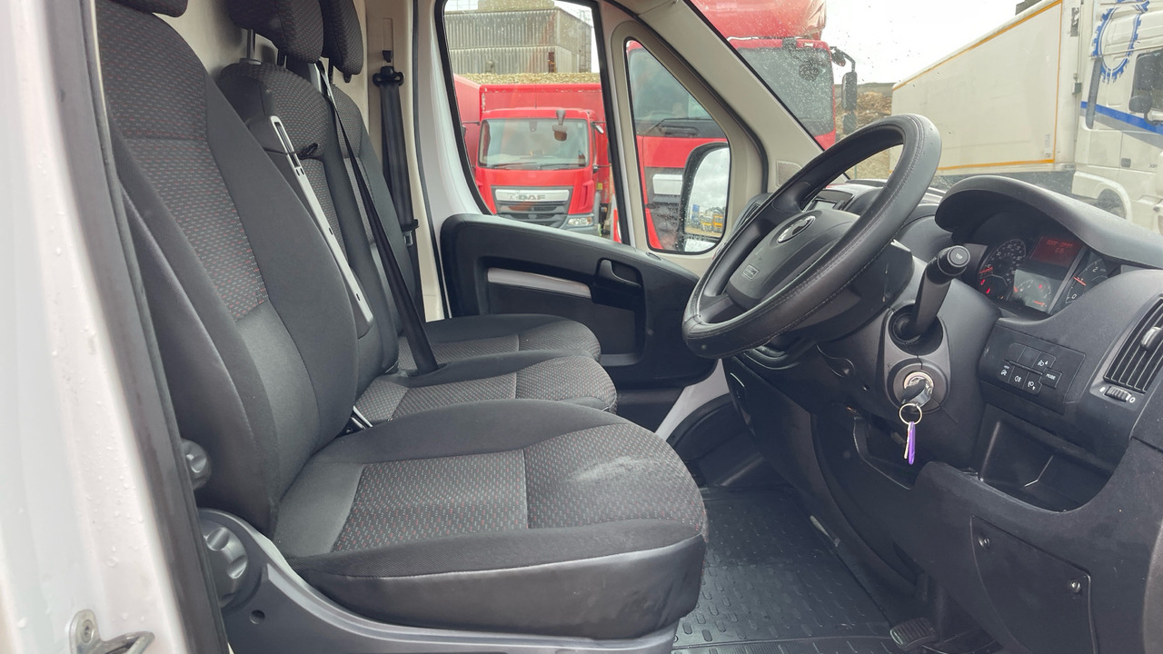 Vauxhall Movano 3500 2.2 TURBO 140PS - الشاحنات الصغيرة صندوق مغلق: صور 5 Vauxhall Movano 3500 2.2 TURBO 140PS - الشاحنات الصغيرة صندوق مغلق: صور 5