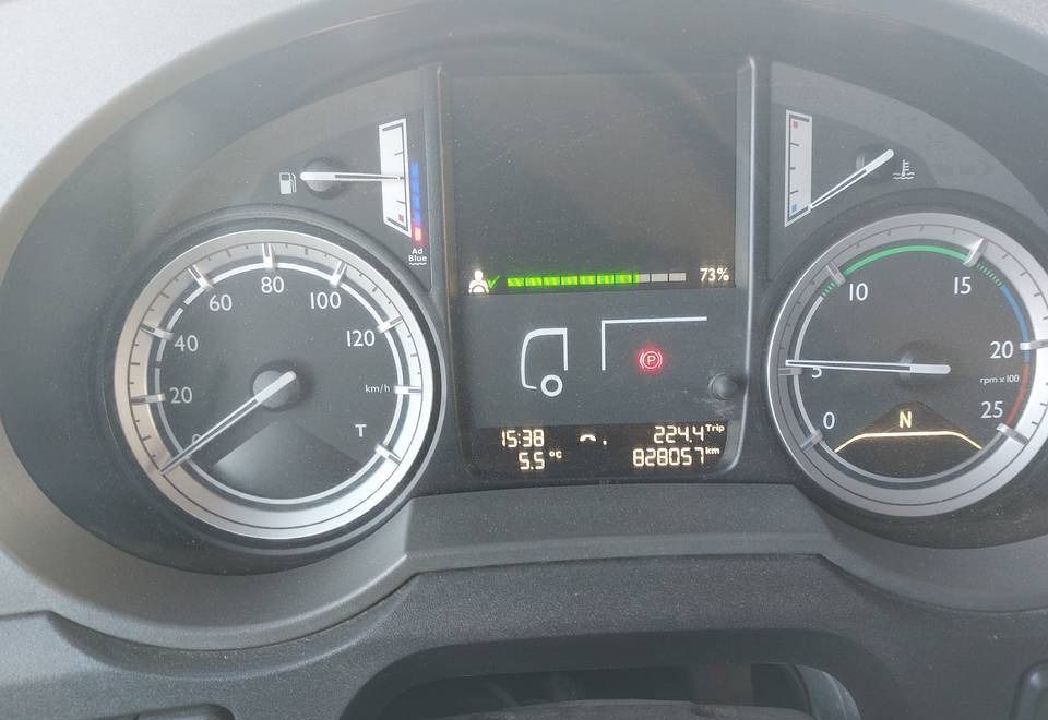 DAF XF 106 BDF JUMBO - شاحنة ستارة: صور 4 DAF XF 106 BDF JUMBO - شاحنة ستارة: صور 4