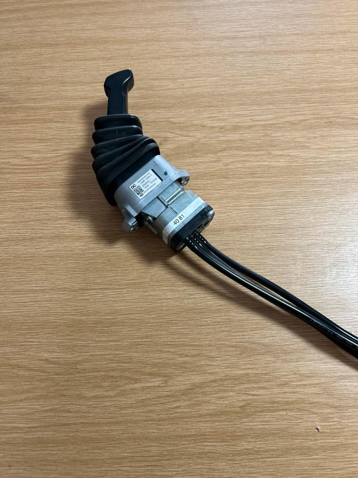 Atego 4 EU 6 bremsventil Handbremsventil KNORR-BREMSE A0044304081 - صمام الفرامل - شاحنة: صور 1 Atego 4 EU 6 bremsventil Handbremsventil KNORR-BREMSE A0044304081 - صمام الفرامل - شاحنة: صور 1