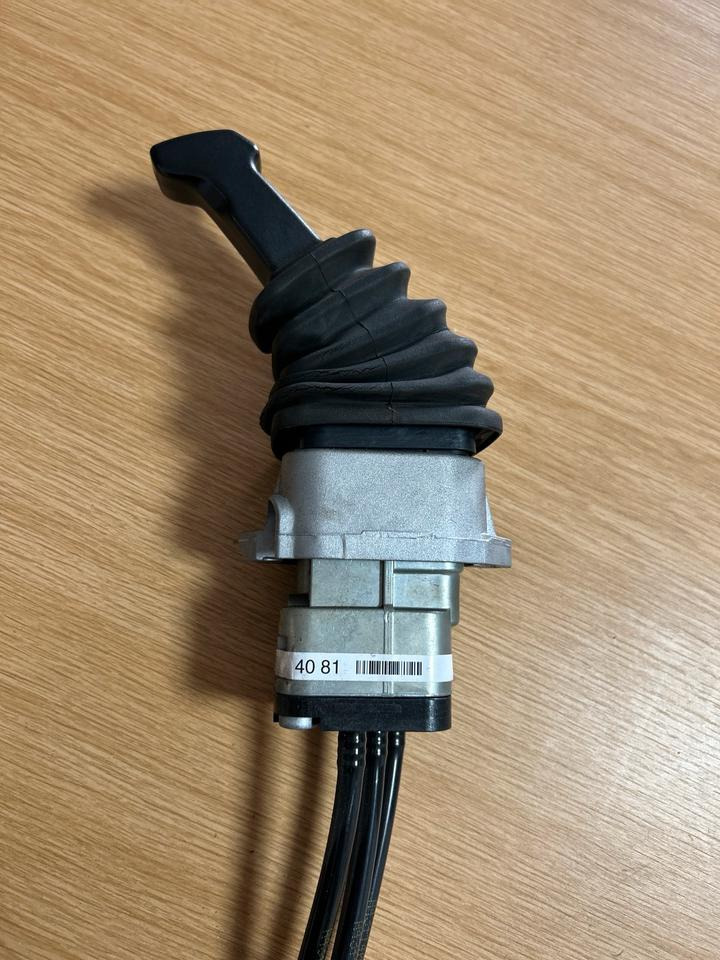 Atego 4 EU 6 bremsventil Handbremsventil KNORR-BREMSE A0044304081 - صمام الفرامل - شاحنة: صور 3 Atego 4 EU 6 bremsventil Handbremsventil KNORR-BREMSE A0044304081 - صمام الفرامل - شاحنة: صور 3