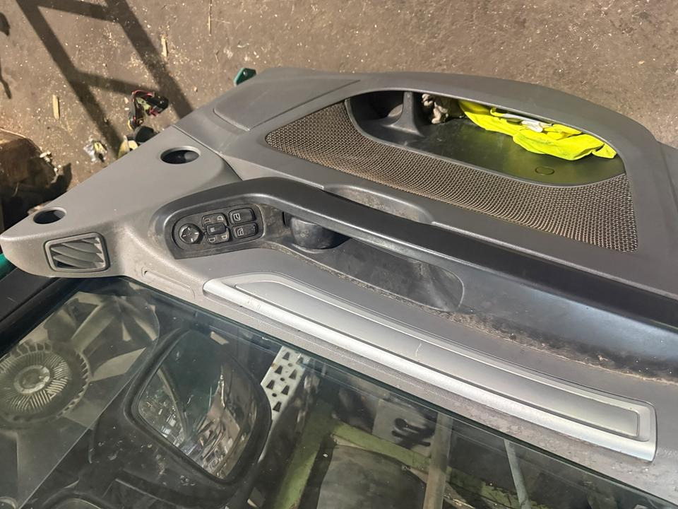 DAF XF 460 EU6 Fahrertür Grün Links Spiegel Innenverkleidung - باب و قطع الغيار - شاحنة: صور 4 DAF XF 460 EU6 Fahrertür Grün Links Spiegel Innenverkleidung - باب و قطع الغيار - شاحنة: صور 4