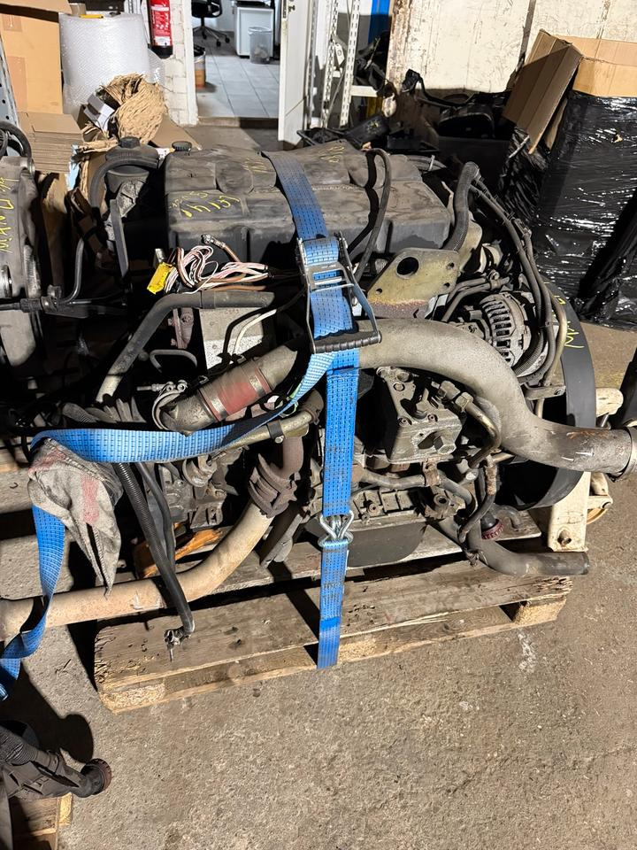 MAN 8.180 Motor EU3 D0834 LFL41 - المحرك - شاحنة: صور 3 MAN 8.180 Motor EU3 D0834 LFL41 - المحرك - شاحنة: صور 3