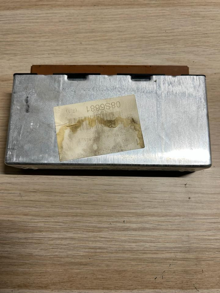 MAN Continental KSM Steuergerät 81.25816.7011 - قطع الغيار: صور 4 MAN Continental KSM Steuergerät 81.25816.7011 - قطع الغيار: صور 4