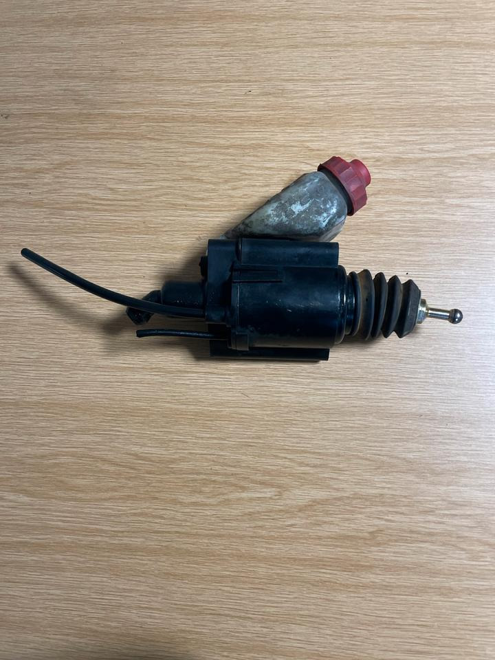 MAN Geberzylinder Kopplung WABCO 81.307006019 - اسطوانه القابض - شاحنة: صور 2 MAN Geberzylinder Kopplung WABCO 81.307006019 - اسطوانه القابض - شاحنة: صور 2