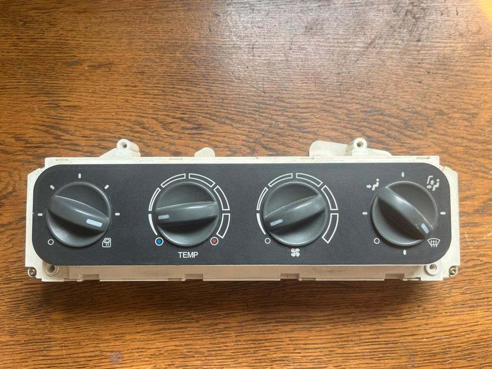 MAN Heizungsbedienung Klimabedienteil 81619906072 - الكابينة والداخلية - شاحنة: صور 2 MAN Heizungsbedienung Klimabedienteil 81619906072 - الكابينة والداخلية - شاحنة: صور 2