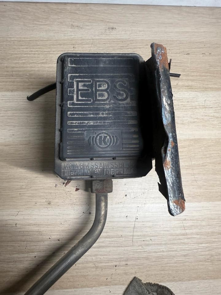 MAN KNORR-BREMSE EBS Ventil K000913 81.52106.6041 - صمام - شاحنة: صور 3 MAN KNORR-BREMSE EBS Ventil K000913 81.52106.6041 - صمام - شاحنة: صور 3