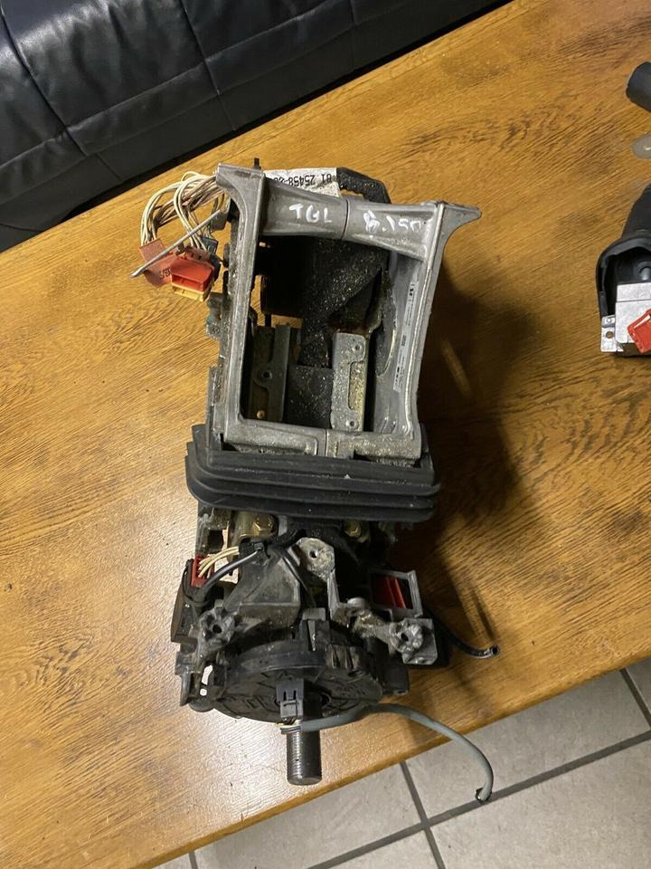 MAN TGL Lenksäule Lenkung mit Zündschloss & Schlüssel - عمود التوجيه - شاحنة: صور 1 MAN TGL Lenksäule Lenkung mit Zündschloss & Schlüssel - عمود التوجيه - شاحنة: صور 1