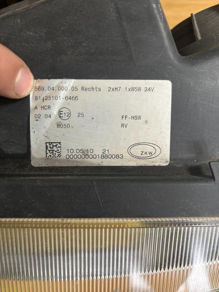 MAN TGL/TGM Hauptscheinwerfer Rechts 81.25101-6466 SN 01 - كشافات - شاحنة: صور 3 MAN TGL/TGM Hauptscheinwerfer Rechts 81.25101-6466 SN 01 - كشافات - شاحنة: صور 3