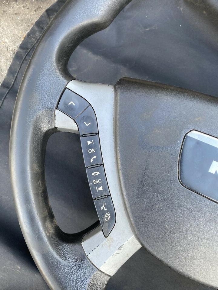 MAN TGL TGM Original Lenkrad Multifunktionslenkrad - عجلة القيادة - شاحنة: صور 2 MAN TGL TGM Original Lenkrad Multifunktionslenkrad - عجلة القيادة - شاحنة: صور 2