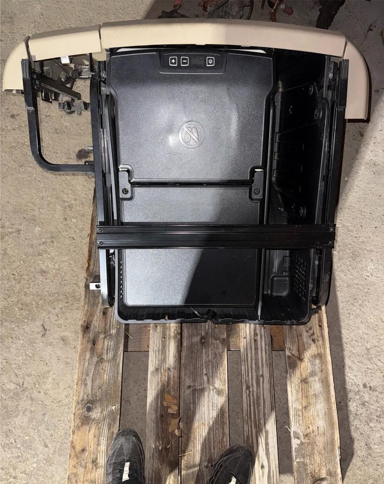 MAN TGX Kühlbox / Kühlschrank 81.63910-6163 - الكابينة والداخلية - شاحنة: صور 5 MAN TGX Kühlbox / Kühlschrank 81.63910-6163 - الكابينة والداخلية - شاحنة: صور 5