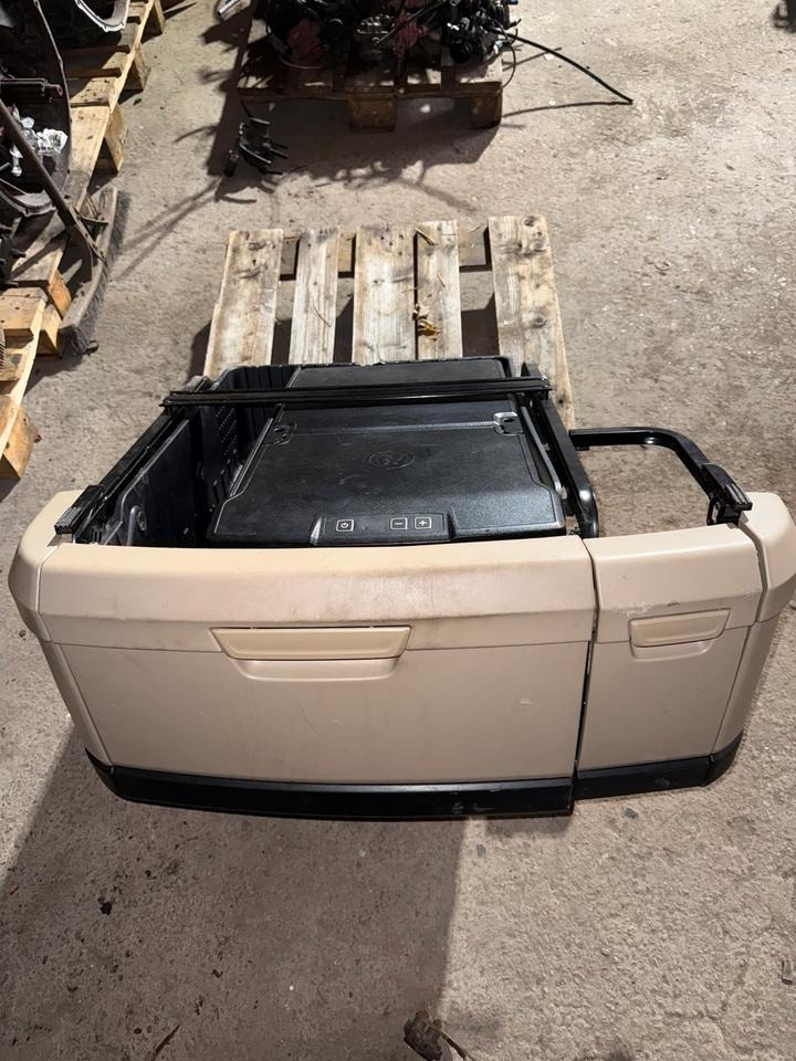 MAN TGX Kühlbox / Kühlschrank 81.63910-6163 - الكابينة والداخلية - شاحنة: صور 1 MAN TGX Kühlbox / Kühlschrank 81.63910-6163 - الكابينة والداخلية - شاحنة: صور 1