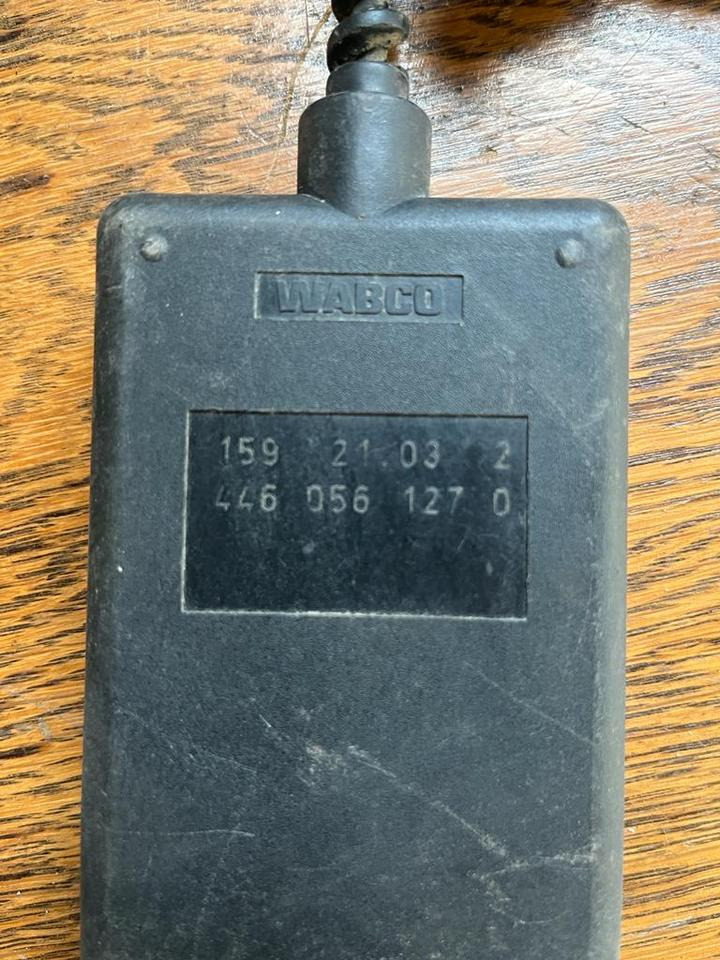 MAN WABCO Bediengerät Fernbedienung Luftfederung 4460561270 - تعليق هوائي - شاحنة: صور 2 MAN WABCO Bediengerät Fernbedienung Luftfederung 4460561270 - تعليق هوائي - شاحنة: صور 2