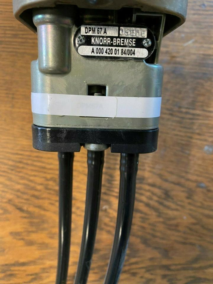 Mercedes Actros MP2 Handknorrbremse A 000 420 01 84 - عتلة تبديل السرعة - شاحنة: صور 3 Mercedes Actros MP2 Handknorrbremse A 000 420 01 84 - عتلة تبديل السرعة - شاحنة: صور 3