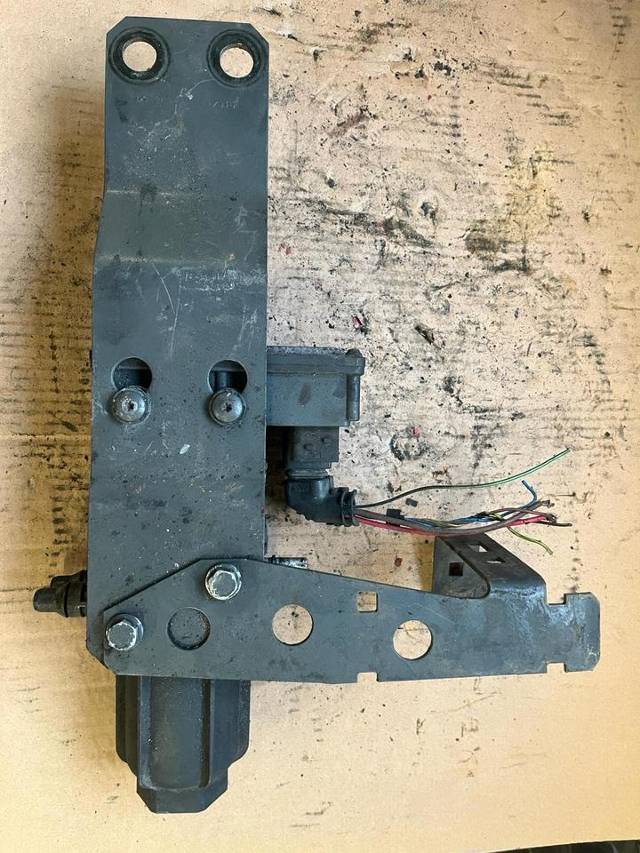 مضخات الوقود - شاحنة Mercedes Actros MP4 AdBlue Pumpe A0001402378: صور 9 مضخات الوقود - شاحنة Mercedes Actros MP4 AdBlue Pumpe A0001402378: صور 9