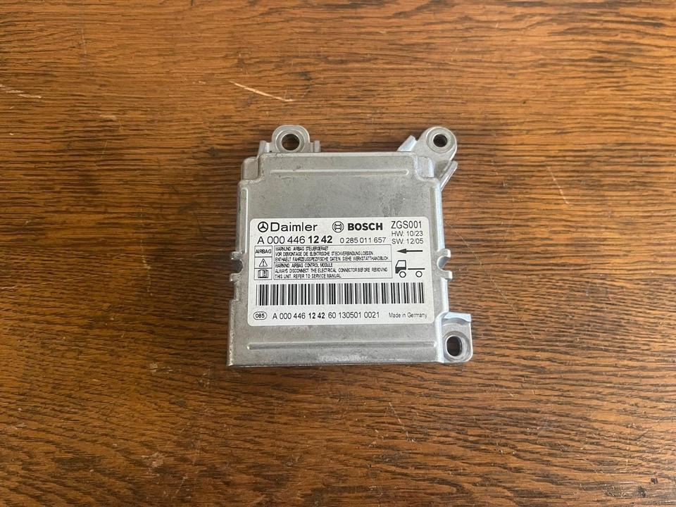 Mercedes Actros MP4 Elektronik ZGS Steuergerät A0004461242 - كتلة التحكم - شاحنة: صور 2 Mercedes Actros MP4 Elektronik ZGS Steuergerät A0004461242 - كتلة التحكم - شاحنة: صور 2