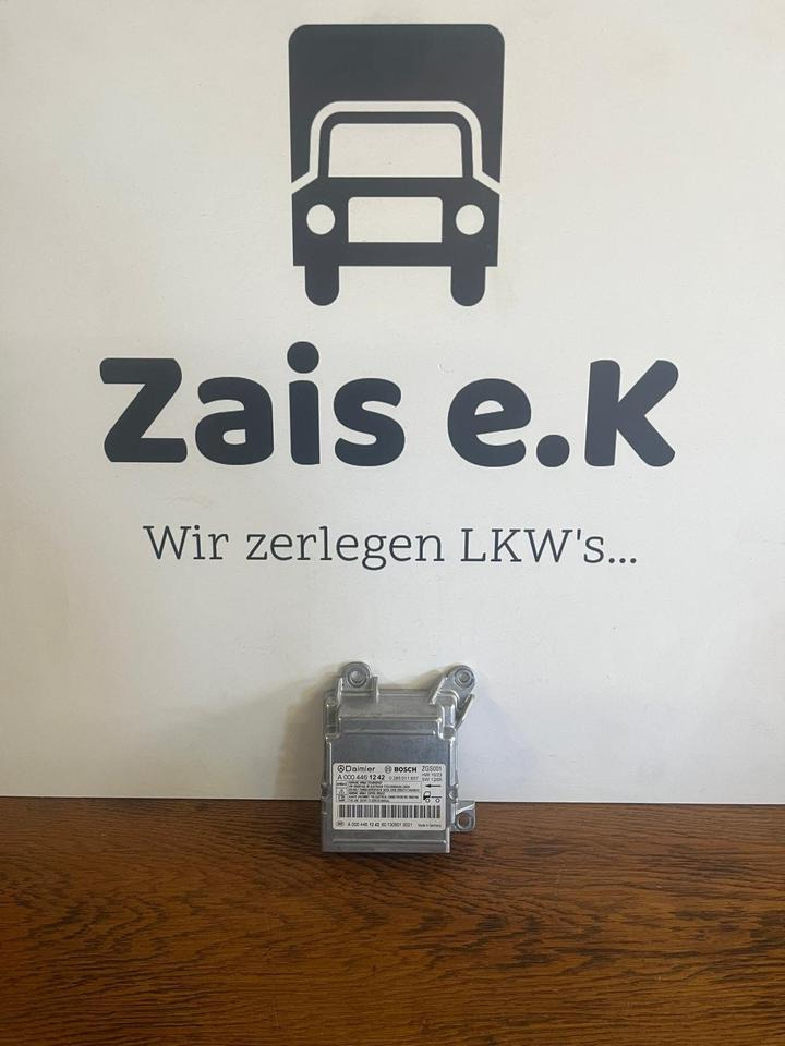 Mercedes Actros MP4 Elektronik ZGS Steuergerät A0004461242 - كتلة التحكم - شاحنة: صور 1 Mercedes Actros MP4 Elektronik ZGS Steuergerät A0004461242 - كتلة التحكم - شاحنة: صور 1