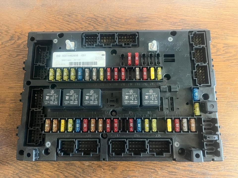 Mercedes Actros MP4 SAM Cabin Sicherungskasten A0014462658 - مصهر - شاحنة: صور 2 Mercedes Actros MP4 SAM Cabin Sicherungskasten A0014462658 - مصهر - شاحنة: صور 2