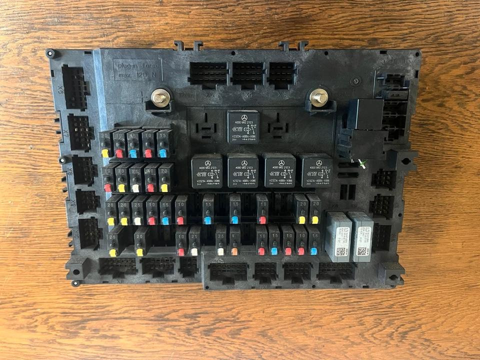 Mercedes Actros MP4 Single-SAM Sicherungskasten A0014463658 - مصهر - شاحنة: صور 2 Mercedes Actros MP4 Single-SAM Sicherungskasten A0014463658 - مصهر - شاحنة: صور 2