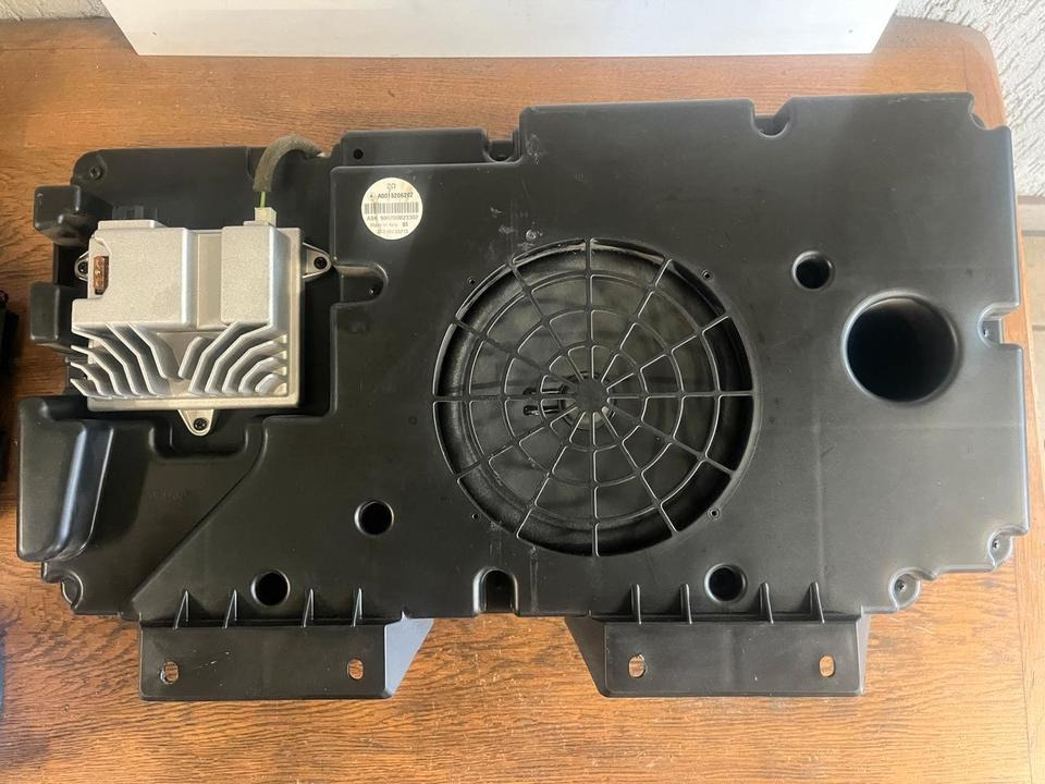Mercedes Actros MP4 Subwoofer Soundsystem Bass A0018206202 - لوحة القيادة - شاحنة: صور 2 Mercedes Actros MP4 Subwoofer Soundsystem Bass A0018206202 - لوحة القيادة - شاحنة: صور 2