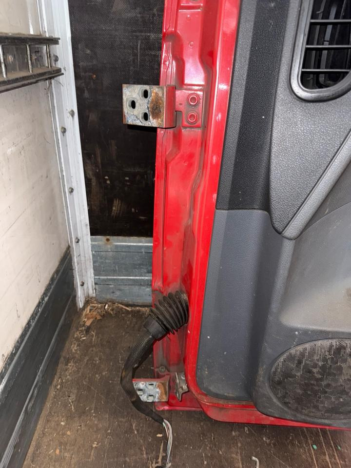 Mercedes Atego 2 Beifahrertür Rot Spiegel Innenverkleidung LN 77 - باب و قطع الغيار - شاحنة: صور 4 Mercedes Atego 2 Beifahrertür Rot Spiegel Innenverkleidung LN 77 - باب و قطع الغيار - شاحنة: صور 4