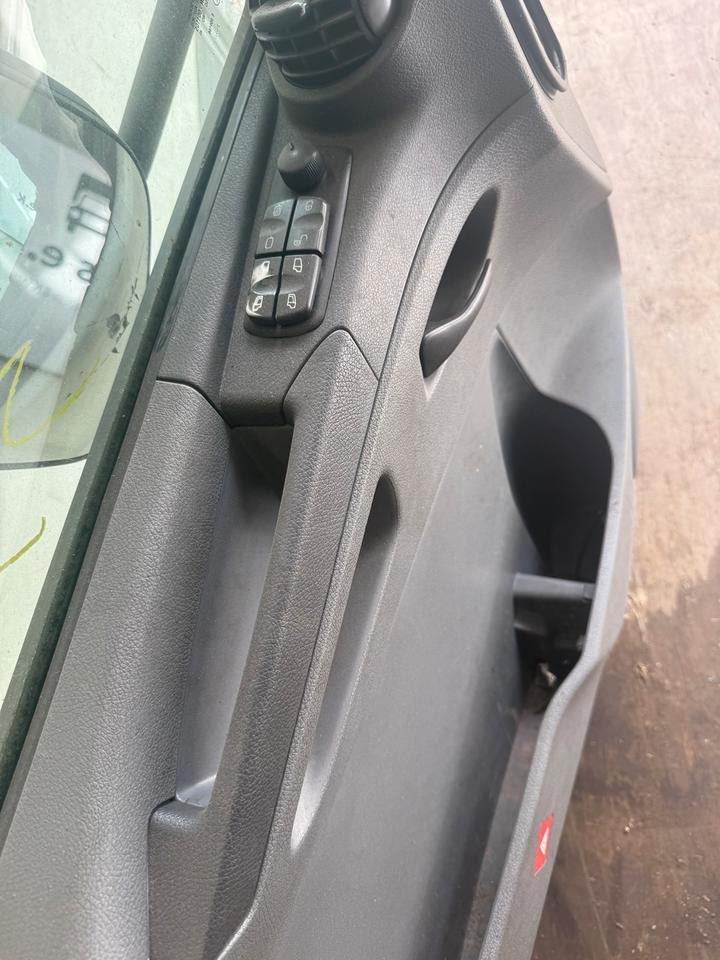 Mercedes Atego EU6 Fahrertür Weiß Spiegel Innenverkleidung LN 88 - باب و قطع الغيار - شاحنة: صور 4 Mercedes Atego EU6 Fahrertür Weiß Spiegel Innenverkleidung LN 88 - باب و قطع الغيار - شاحنة: صور 4