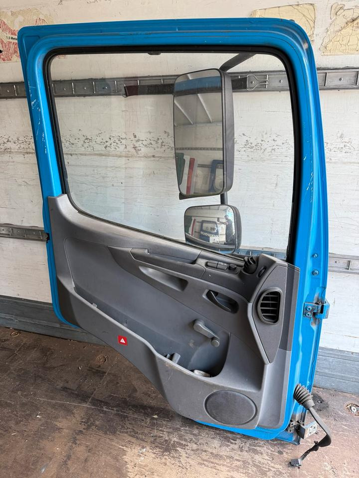 Mercedes Atego Fahrertür Blau Spiegel Innenverkleidung LN 73 - باب و قطع الغيار - شاحنة: صور 2 Mercedes Atego Fahrertür Blau Spiegel Innenverkleidung LN 73 - باب و قطع الغيار - شاحنة: صور 2