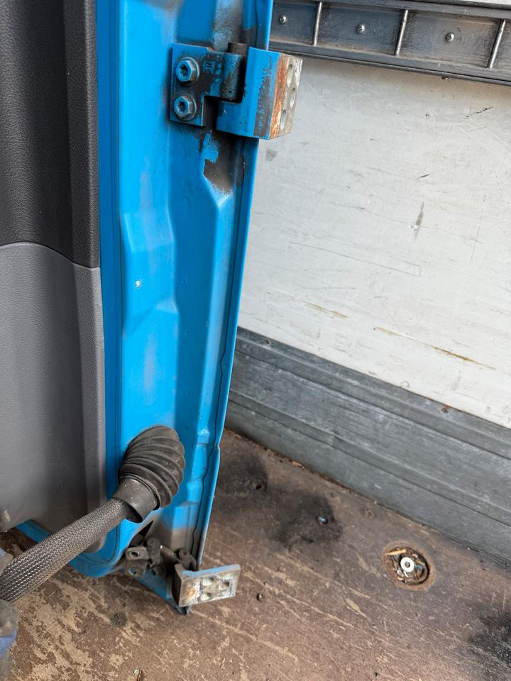 Mercedes Atego Fahrertür Blau Spiegel Innenverkleidung LN 73 - باب و قطع الغيار - شاحنة: صور 5 Mercedes Atego Fahrertür Blau Spiegel Innenverkleidung LN 73 - باب و قطع الغيار - شاحنة: صور 5