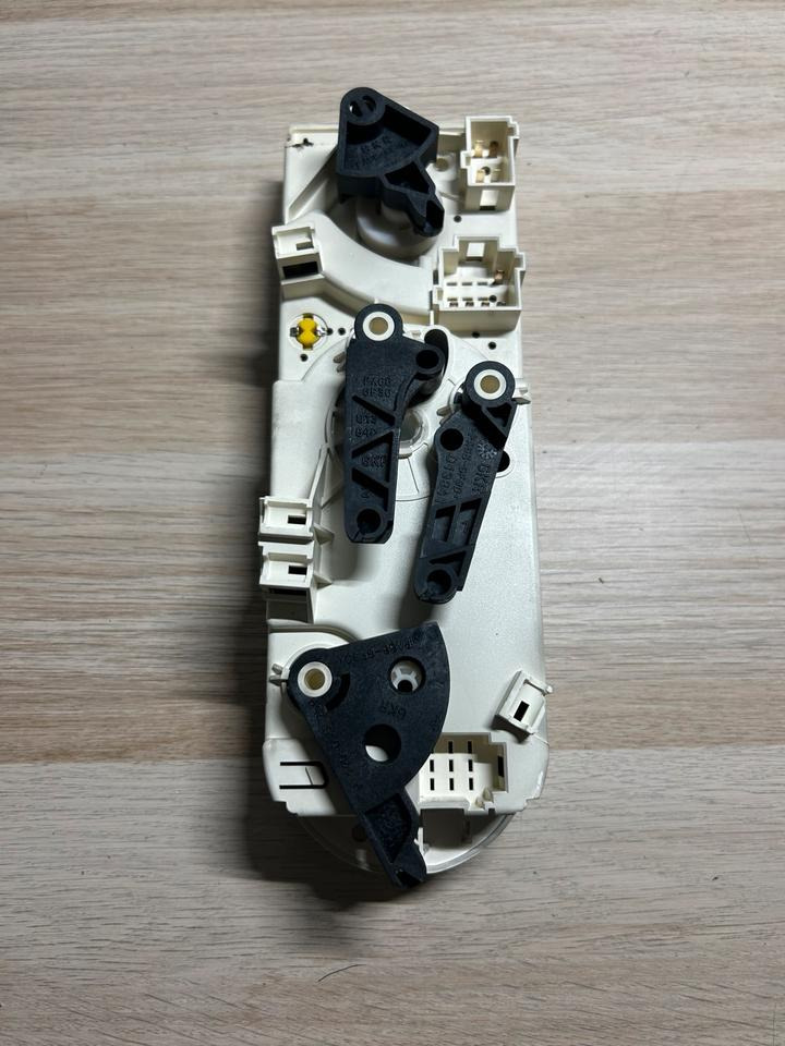 Mercedes Atego Klimabedienteil Heizungsbedienung A0004460728 - كتلة التحكم - شاحنة: صور 3 Mercedes Atego Klimabedienteil Heizungsbedienung A0004460728 - كتلة التحكم - شاحنة: صور 3