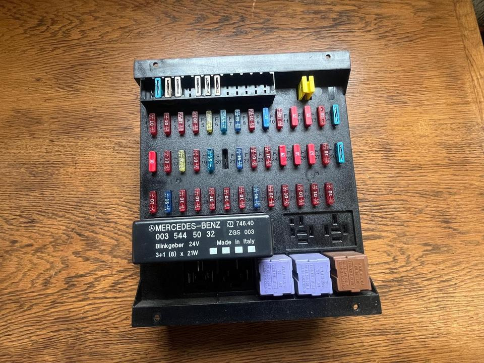 Mercedes Atego Sicherungskasten (Zentralelektrik) A0015433115 - مصهر - شاحنة: صور 1 Mercedes Atego Sicherungskasten (Zentralelektrik) A0015433115 - مصهر - شاحنة: صور 1