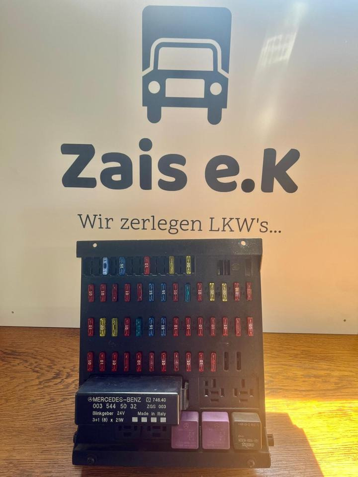 Mercedes Atego Sicherungskasten (Zentralelektrik) A0015433615 - مصهر - شاحنة: صور 1 Mercedes Atego Sicherungskasten (Zentralelektrik) A0015433615 - مصهر - شاحنة: صور 1