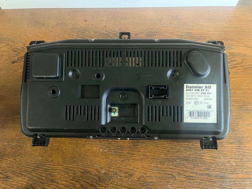 Mercedes Benz Actros MP4 Kombiinstrument / Tacho A9614466221 - لوحة القيادة - شاحنة: صور 5 Mercedes Benz Actros MP4 Kombiinstrument / Tacho A9614466221 - لوحة القيادة - شاحنة: صور 5