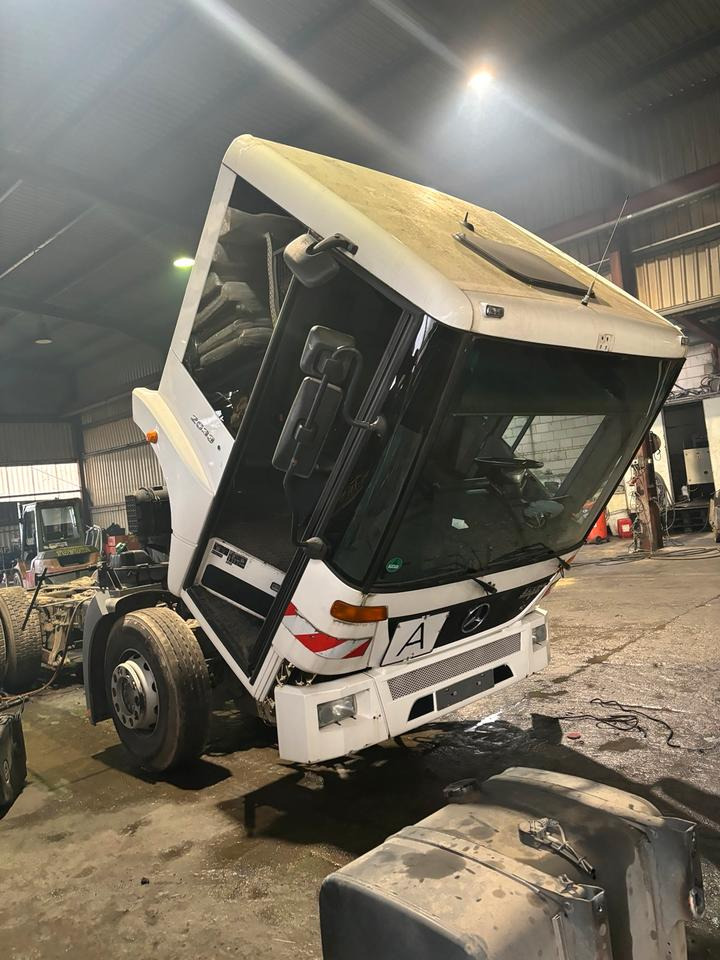 Mercedes-Benz Econic Müllwagen Kabine mit Frontpaket - قطع الغيار: صور 3 Mercedes-Benz Econic Müllwagen Kabine mit Frontpaket - قطع الغيار: صور 3