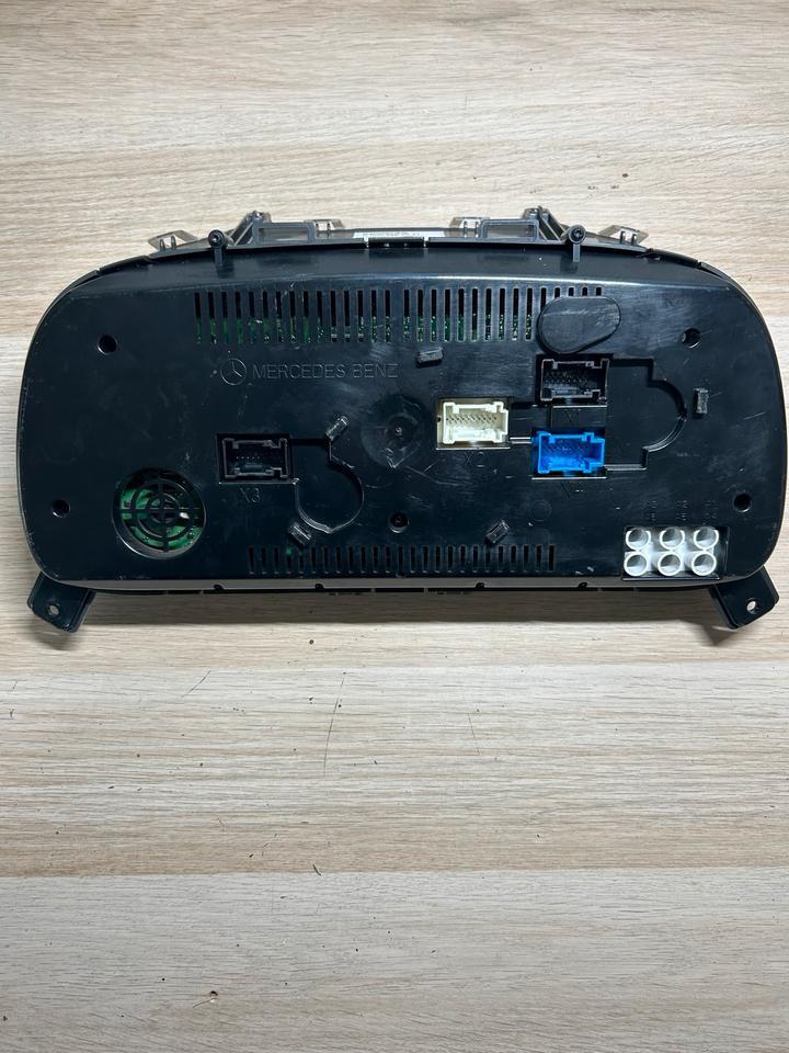 Mercedes Benz Kombiinstrument / Tacho A0054467921 - لوحة القيادة: صور 3 Mercedes Benz Kombiinstrument / Tacho A0054467921 - لوحة القيادة: صور 3