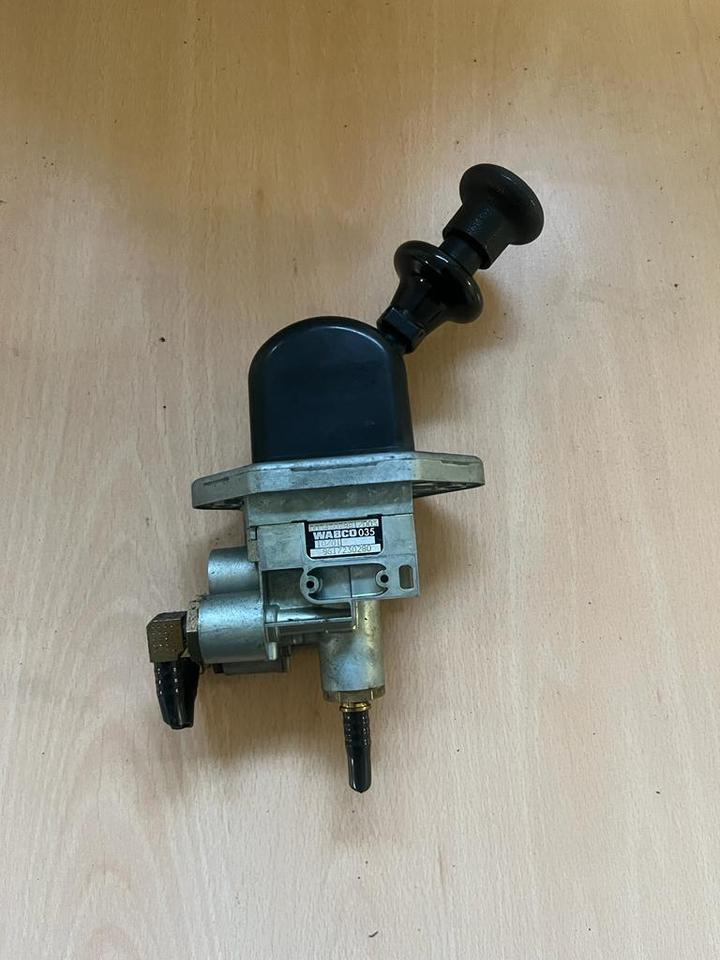 Mercedes Bremsventil Feststellbremse Handbremsventil 0034307981 - عتلة تبديل السرعة - شاحنة: صور 1 Mercedes Bremsventil Feststellbremse Handbremsventil 0034307981 - عتلة تبديل السرعة - شاحنة: صور 1