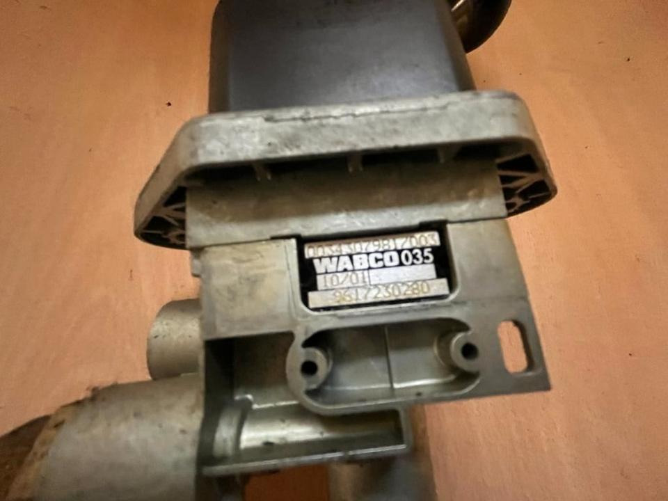 Mercedes Bremsventil Feststellbremse Handbremsventil 0034307981 - عتلة تبديل السرعة - شاحنة: صور 2 Mercedes Bremsventil Feststellbremse Handbremsventil 0034307981 - عتلة تبديل السرعة - شاحنة: صور 2