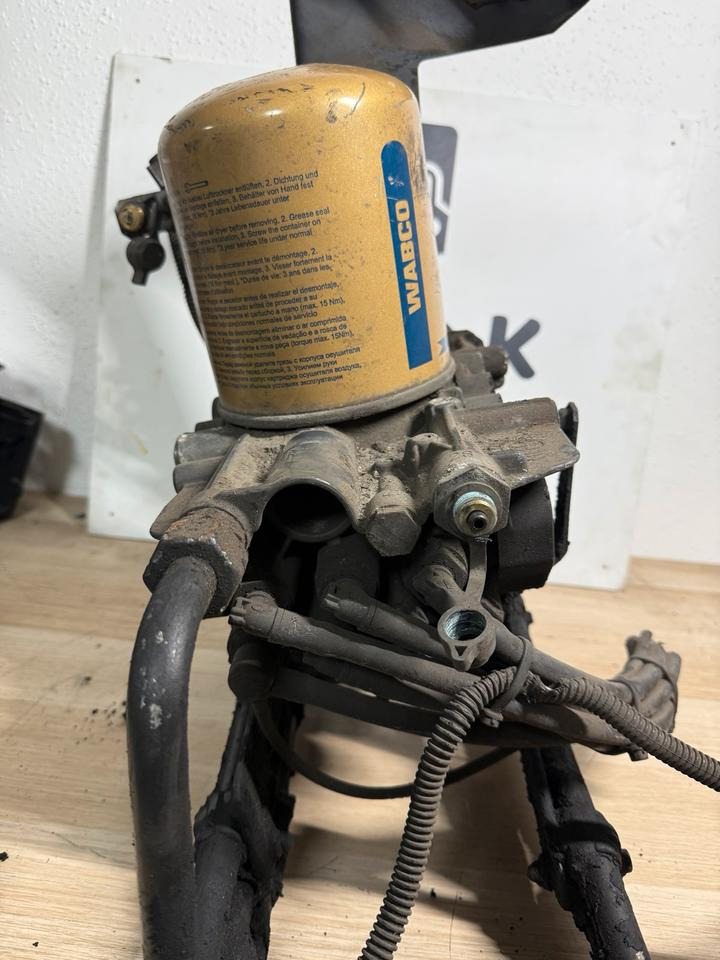 Mercedes KNORR-BREMSE Lufttrockner A0014460464 K078213 - ملحقات الفرامل - شاحنة: صور 5 Mercedes KNORR-BREMSE Lufttrockner A0014460464 K078213 - ملحقات الفرامل - شاحنة: صور 5