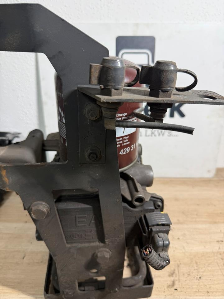 Mercedes KNORR-BREMSE LufttrocknerA0014465564 K138265 - ملحقات الفرامل - شاحنة: صور 5 Mercedes KNORR-BREMSE LufttrocknerA0014465564 K138265 - ملحقات الفرامل - شاحنة: صور 5