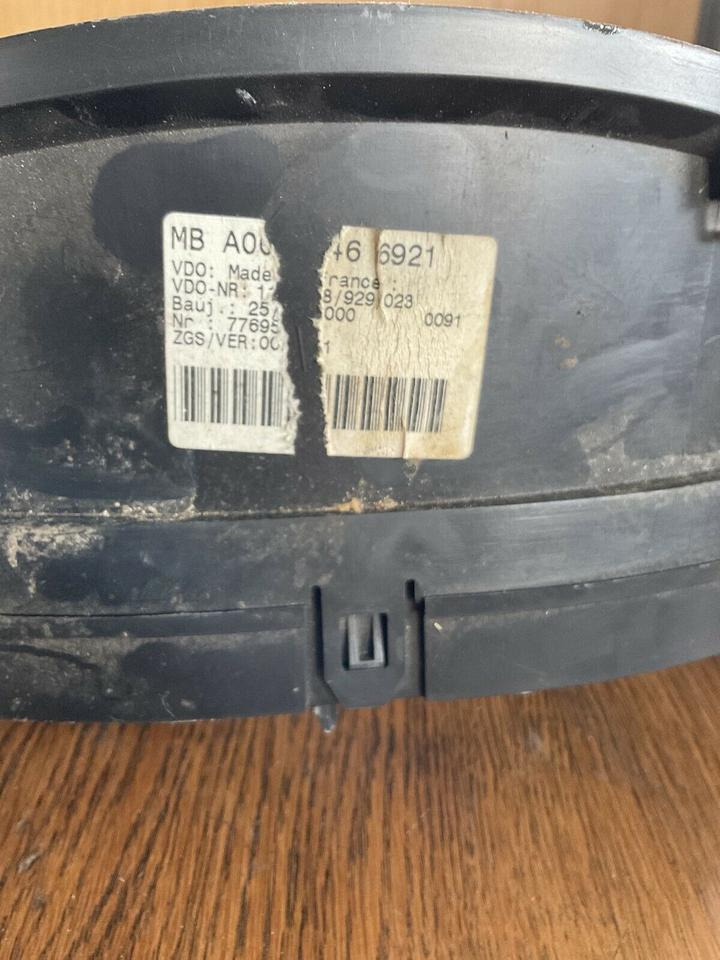 Mercedes Sprinter Kombiinstrument Tacho A0004466921 - التاكوغراف - شاحنة: صور 2 Mercedes Sprinter Kombiinstrument Tacho A0004466921 - التاكوغراف - شاحنة: صور 2
