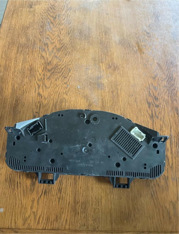 Mercedes Sprinter Kombiinstrument Tacho A0004468321 - التاكوغراف - شاحنة: صور 2 Mercedes Sprinter Kombiinstrument Tacho A0004468321 - التاكوغراف - شاحنة: صور 2