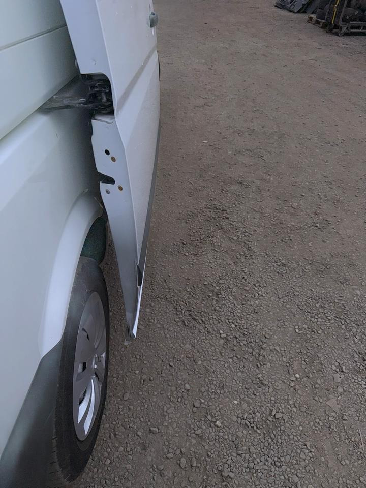 Mercedes VITO Seitentür Schiebetür BJ 2012 - باب و قطع الغيار - الشاحنات الصغيرة: صور 4 Mercedes VITO Seitentür Schiebetür BJ 2012 - باب و قطع الغيار - الشاحنات الصغيرة: صور 4