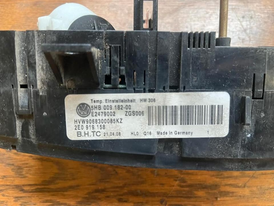 VW Crafter Klimabedienteil Klima Heizung 5HB009182 - التدفئة / التهوية - شاحنة: صور 2 VW Crafter Klimabedienteil Klima Heizung 5HB009182 - التدفئة / التهوية - شاحنة: صور 2