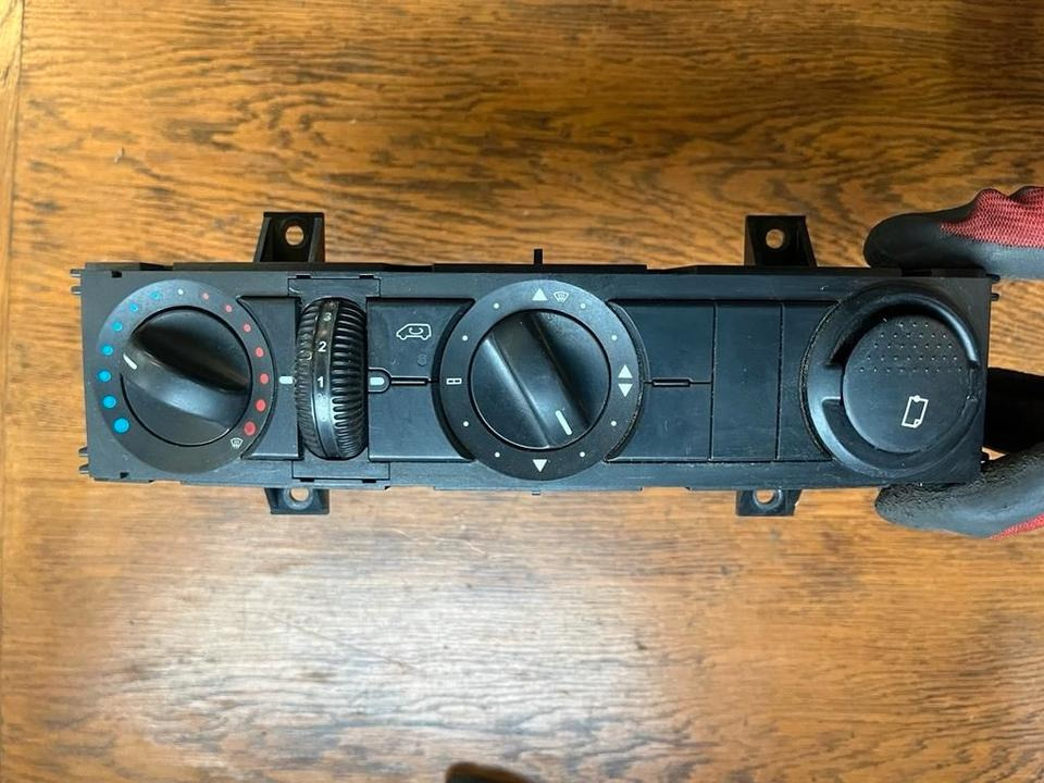 VW Crafter Klimabedienteil Klima Heizung 5HB009182 - التدفئة / التهوية - شاحنة: صور 1 VW Crafter Klimabedienteil Klima Heizung 5HB009182 - التدفئة / التهوية - شاحنة: صور 1