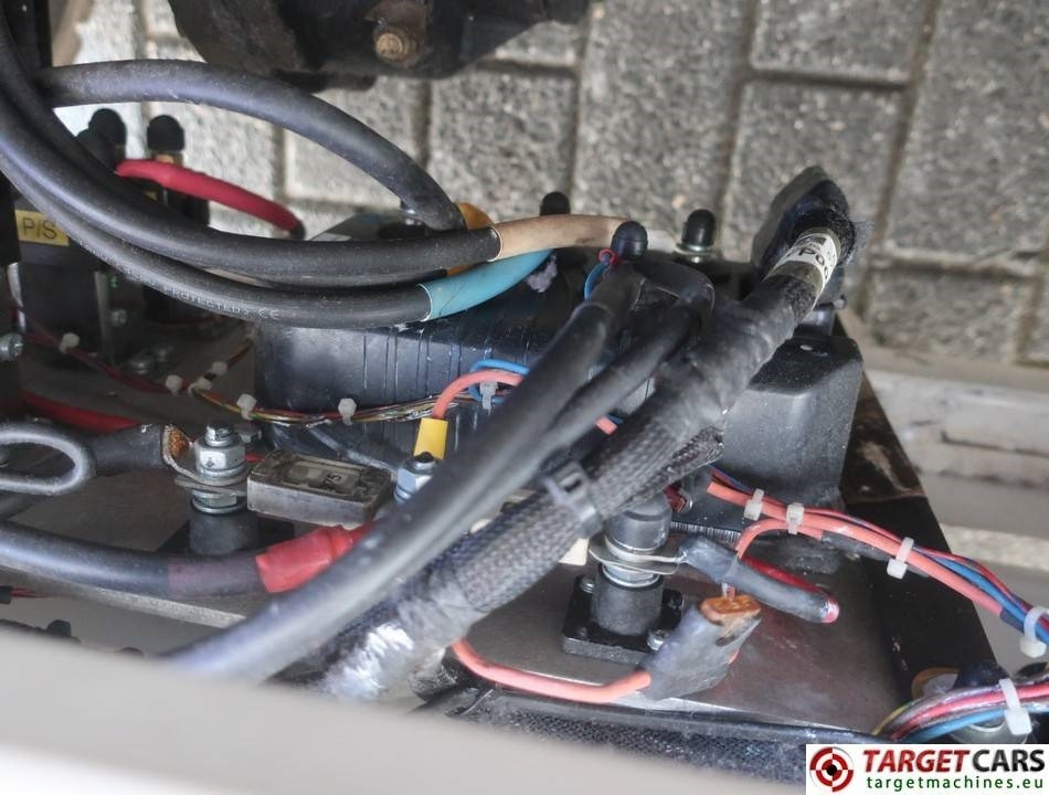 عربة جولف Bradshaw AV6AC Electric UTV RECREATIONAL 6-PERSONS VEHICLE: صور 17