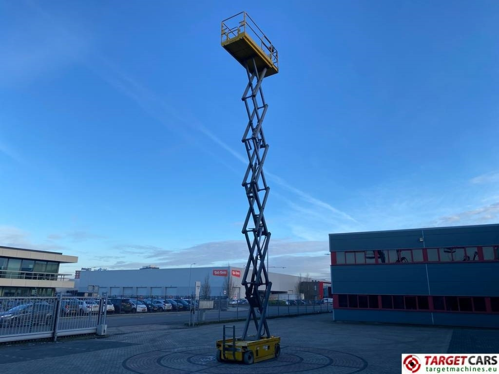 GMG 4046-ED Electric Scissor Work Lift 1404cm  إيجار GMG 4046-ED Electric Scissor Work Lift 1404cm: صور 7