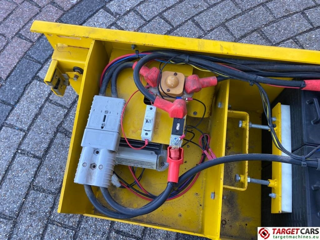 GMG 4046-ED Electric Scissor Work Lift 1404cm  إيجار GMG 4046-ED Electric Scissor Work Lift 1404cm: صور 13
