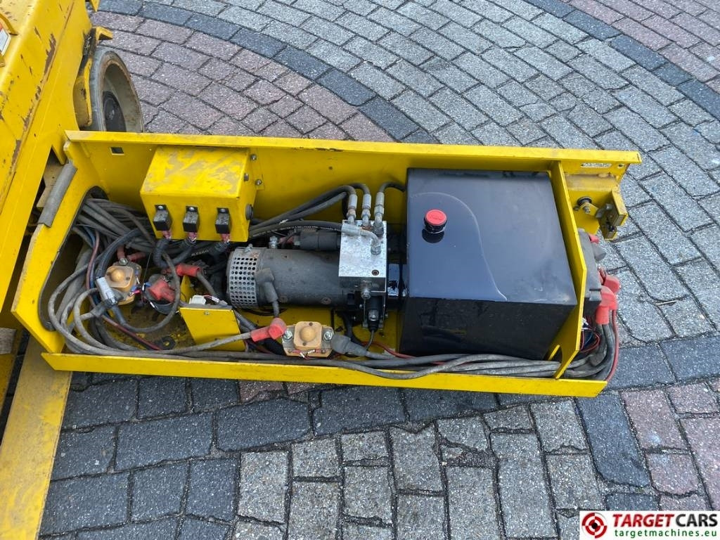 GMG 4046-ED Electric Scissor Work Lift 1404cm  إيجار GMG 4046-ED Electric Scissor Work Lift 1404cm: صور 16