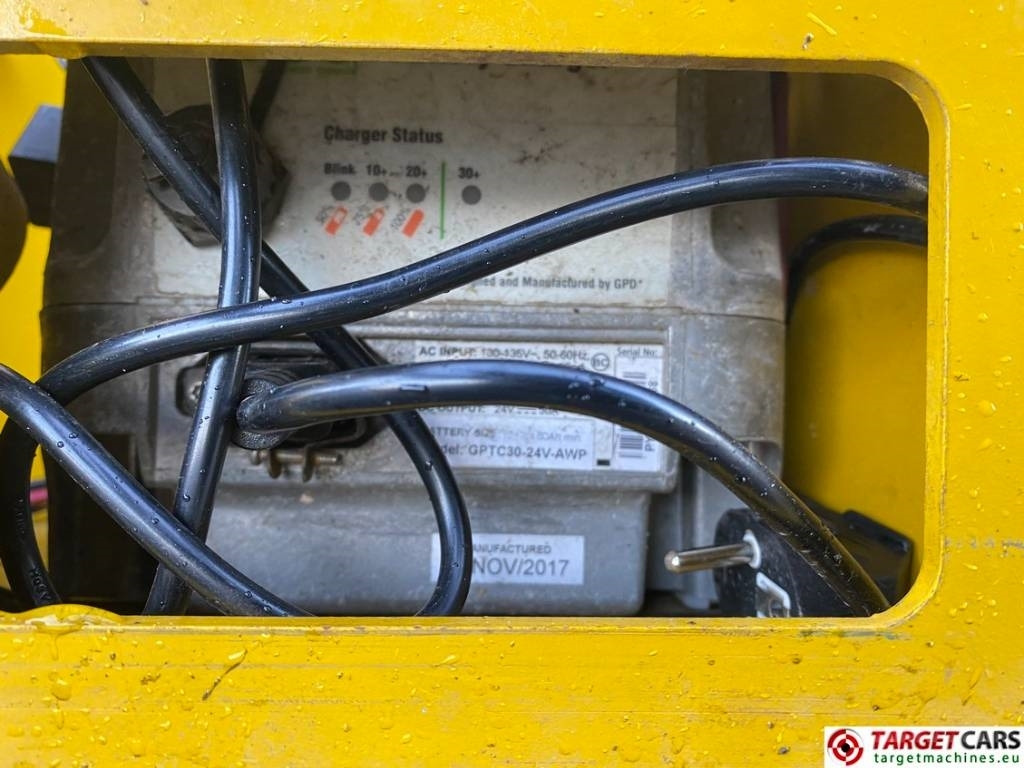 GMG 4046-ED Electric Scissor Work Lift 1404cm  إيجار GMG 4046-ED Electric Scissor Work Lift 1404cm: صور 15