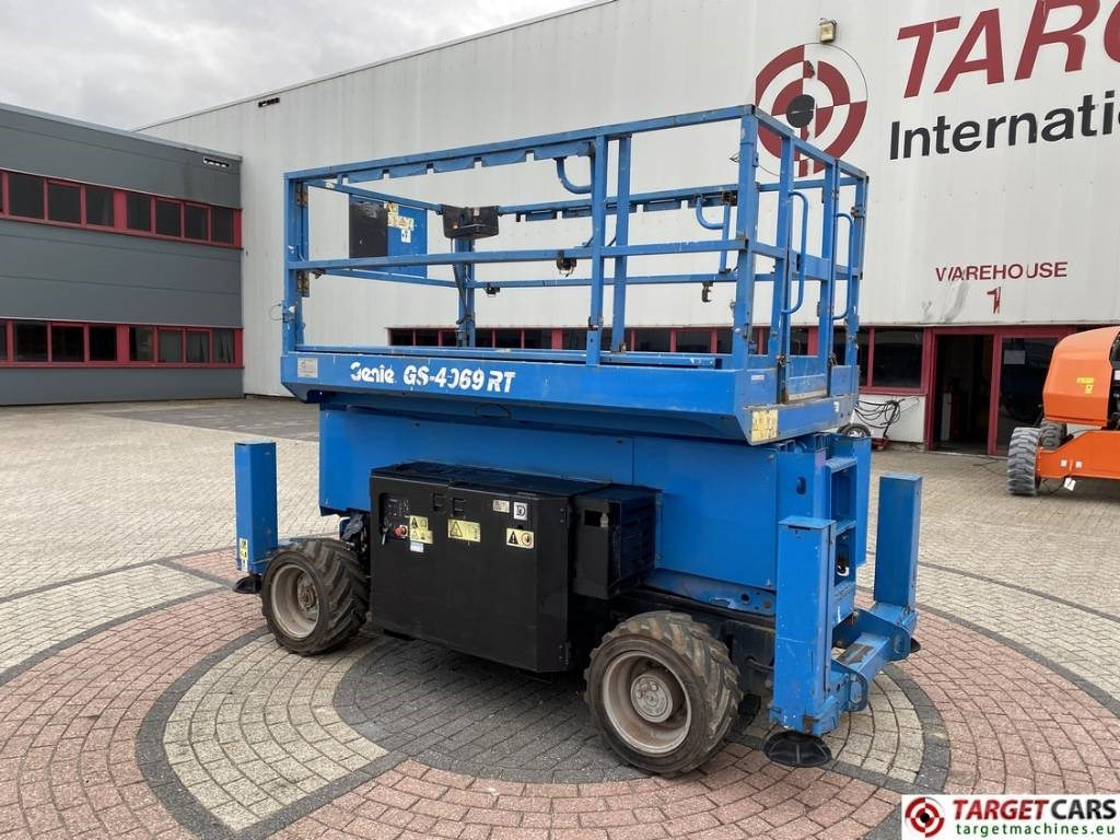 Genie GS-4069RT Diesel 4x4 Scissor Work Lift 1412cm - رافعات مقصية: صور 4 Genie GS-4069RT Diesel 4x4 Scissor Work Lift 1412cm - رافعات مقصية: صور 4