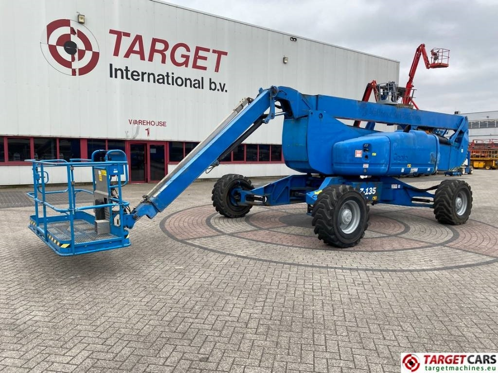 Genie Z-135/70 Articulated 4x4x4 Diesel Boom Lift 4315cm - رافعات سلة مفصلية: صور 1 Genie Z-135/70 Articulated 4x4x4 Diesel Boom Lift 4315cm - رافعات سلة مفصلية: صور 1